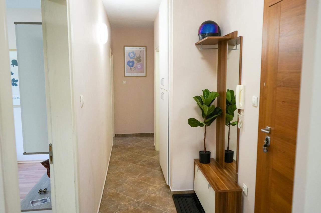 Comfortable 2Br Urban Getaway In City Center Plovdiv Luaran gambar