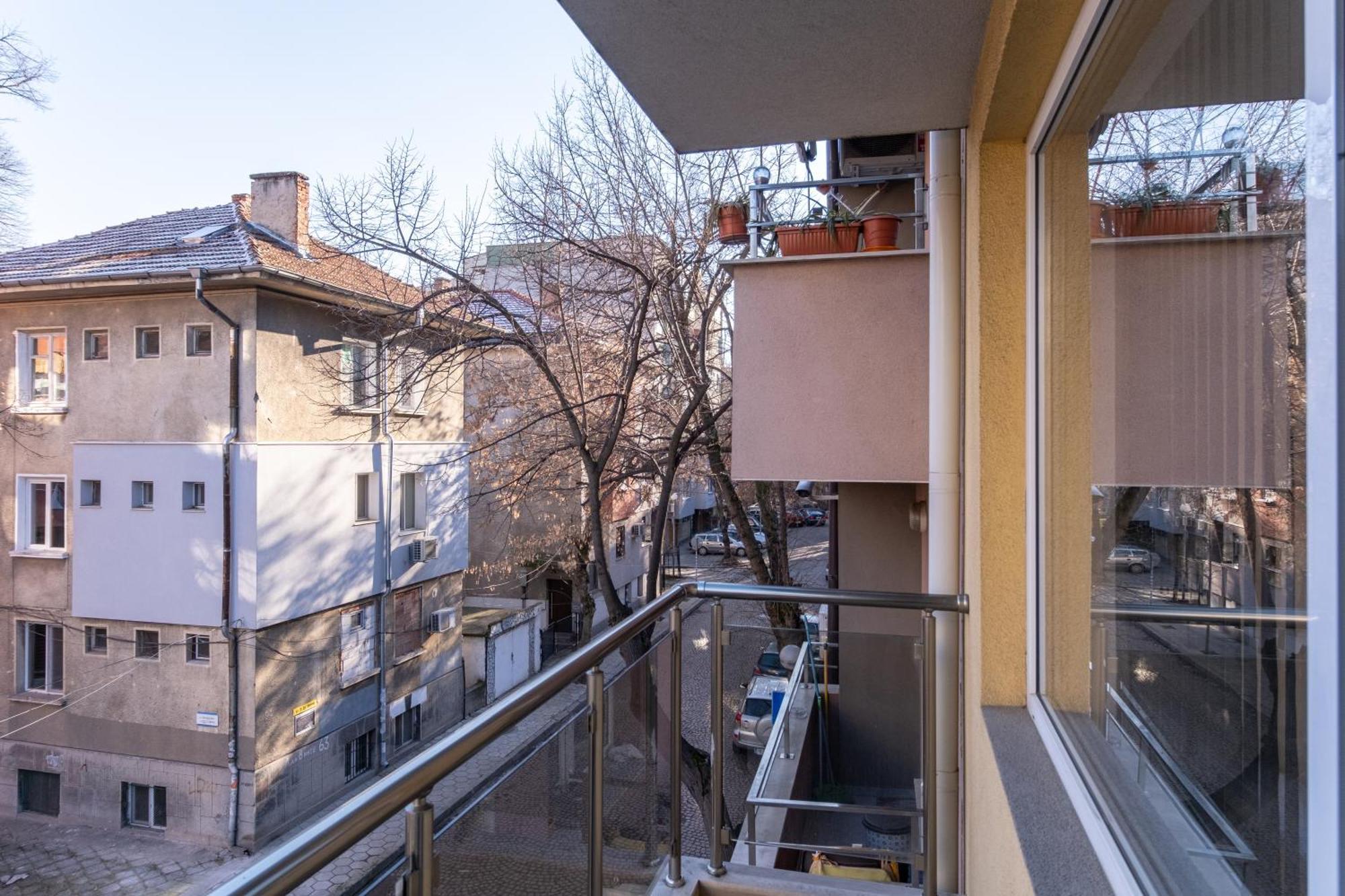 Comfortable 2Br Urban Getaway In City Center Plovdiv Luaran gambar