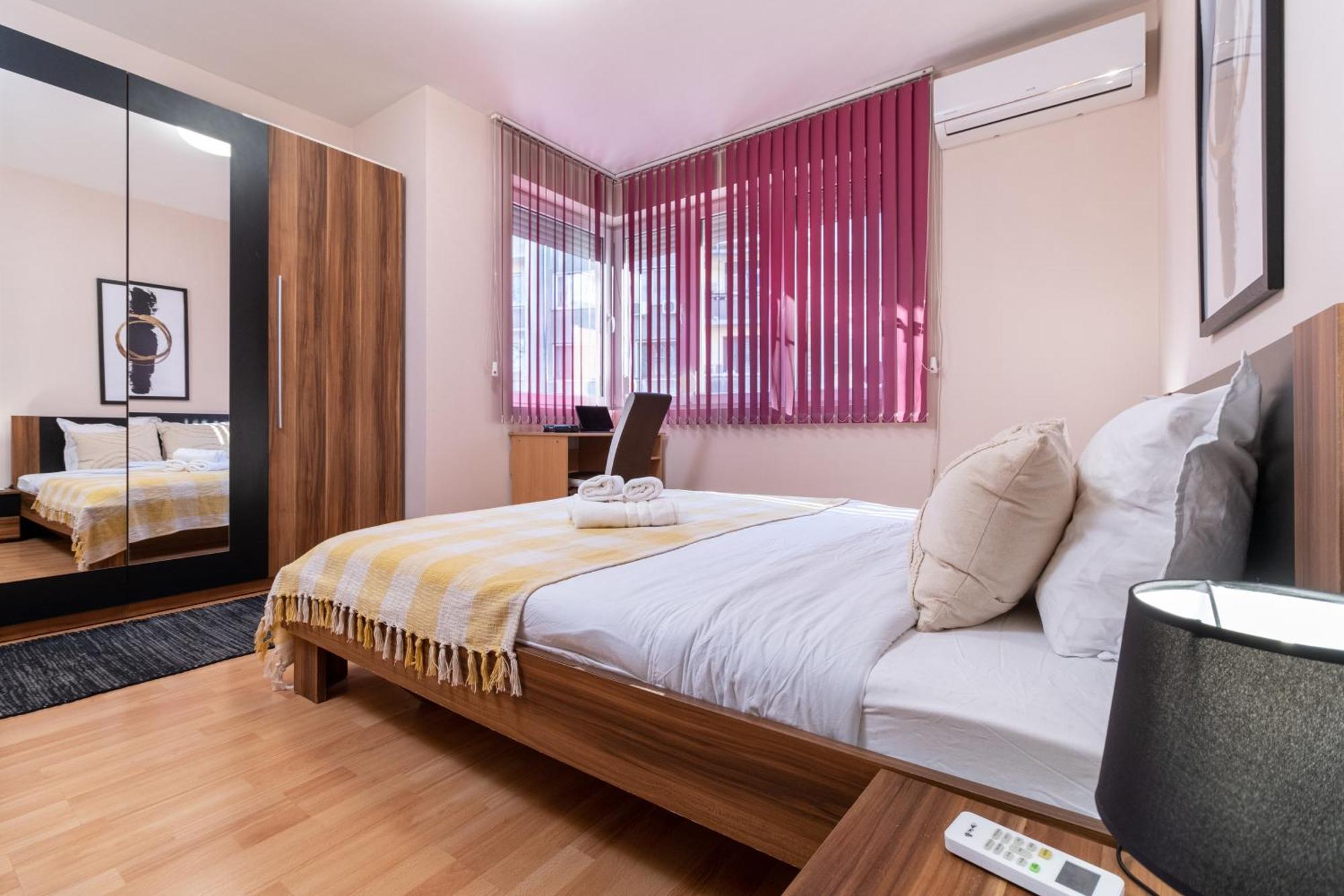 Comfortable 2Br Urban Getaway In City Center Plovdiv Luaran gambar