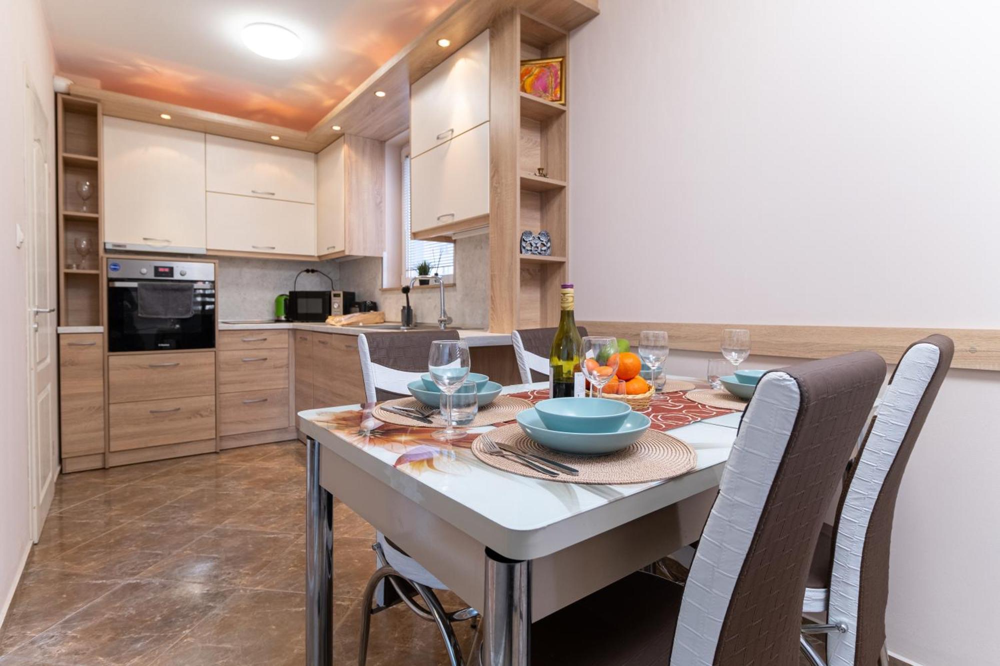 Comfortable 2Br Urban Getaway In City Center Plovdiv Luaran gambar