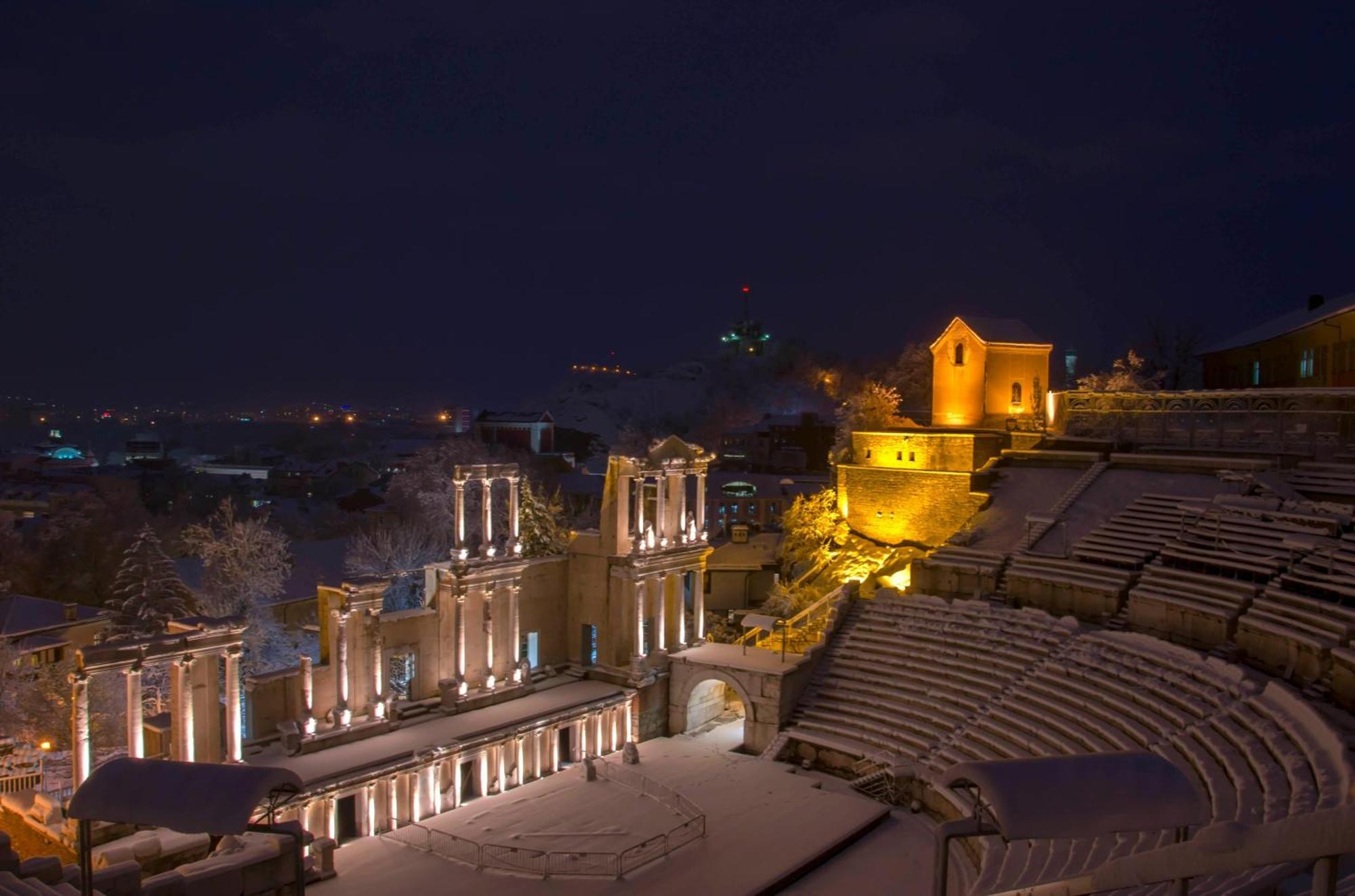 Comfortable 2Br Urban Getaway In City Center Plovdiv Luaran gambar